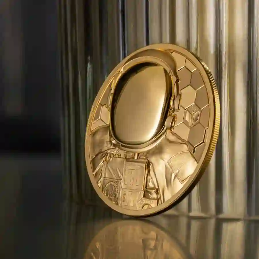 30681_Real-Heroes-2024---Astronaut-1oz-Au_s2 Real Heroes Astronaut Gold Proof Coin