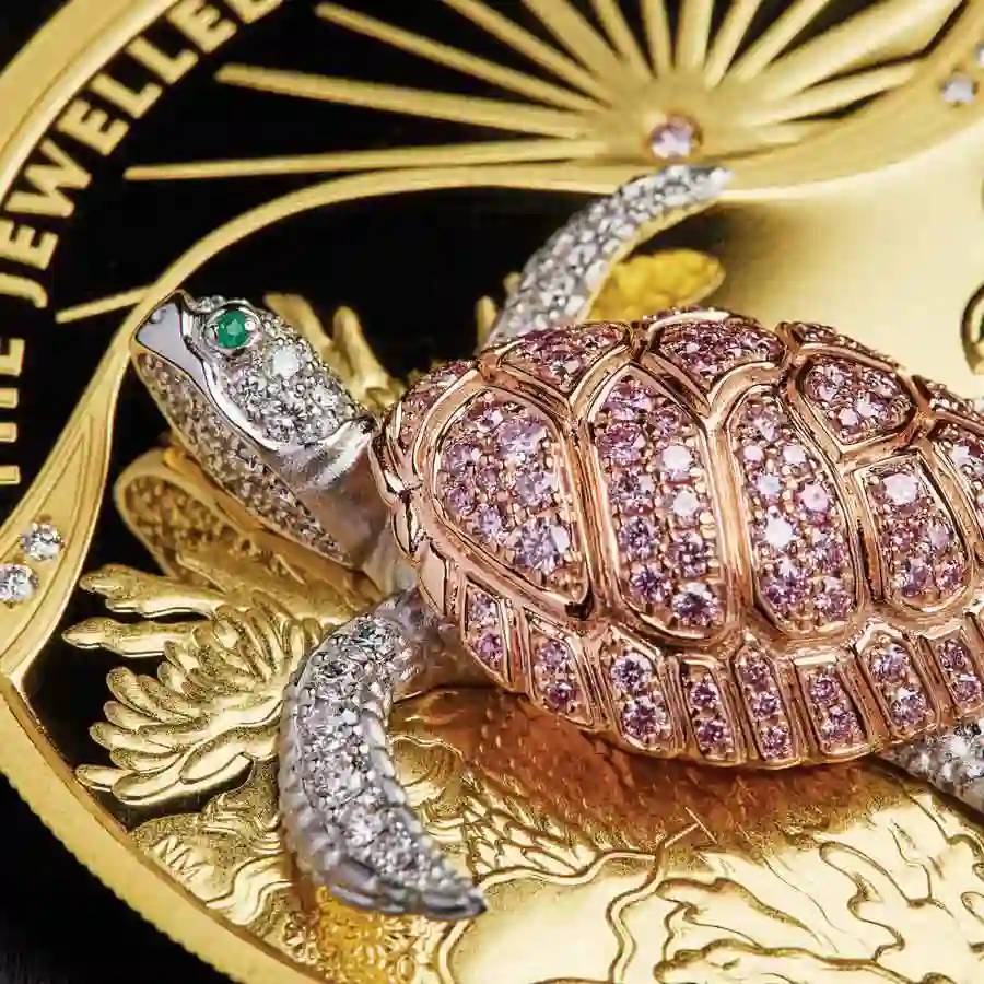 turtle-detail-2 The Jewelled Turtle 2024 10 oz Gold Proof Coin